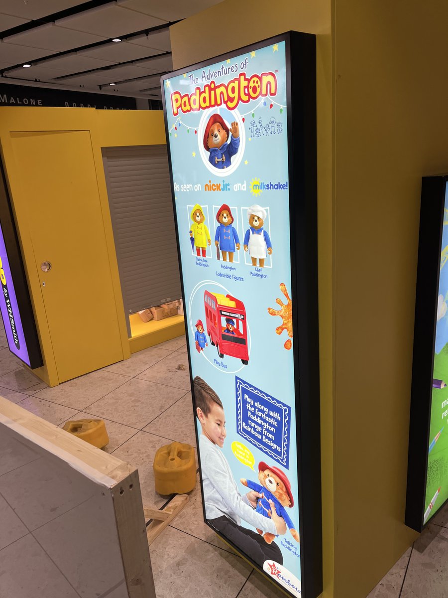 Graphica Display were asked by WH Smith to brand up a new Kiosk at Gatwick airport with new lightboxes and graphics… all was produced and then fitted using our airside certified install teams ….  All was produced in a tight time frame but all on budget.