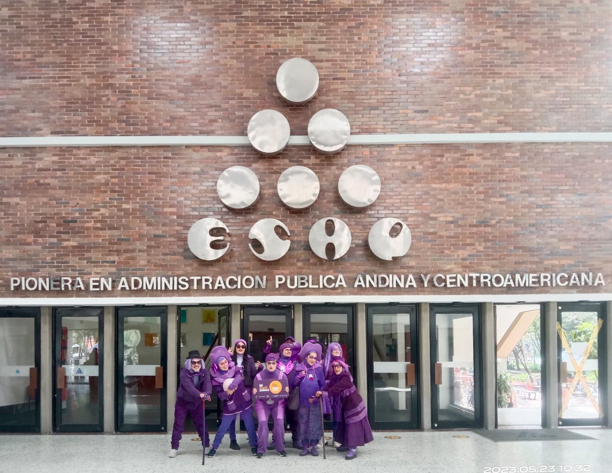 TransMilenio's tweet photo. Hoy el #ComboVioleta llega a las aulas de la @ESAPOficial, 🙌💜para que sean los estudiantes los portadores y promotores de la cultura ciudadana en el Sistema 💪🏾💪🏾 https://t.co/uk2WxXSGdP