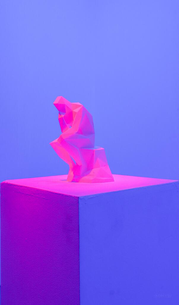 vaporwaveeee's tweet photo. Found this at the International Museum Expo via /r/VaporwaveAesthetics https://t.co/aBN7pPI58d https://t.co/kNdhI6iRCd