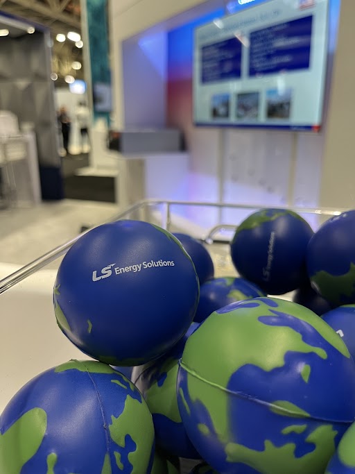 LSEnergy_'s tweet image. We’re in the Big Easy to kick off #CLEANPOWER2023! Swing by 2315 to see our brand new booth, chat with our team, and learn more about our all-in-one utility-scale #energystorage. See you there!