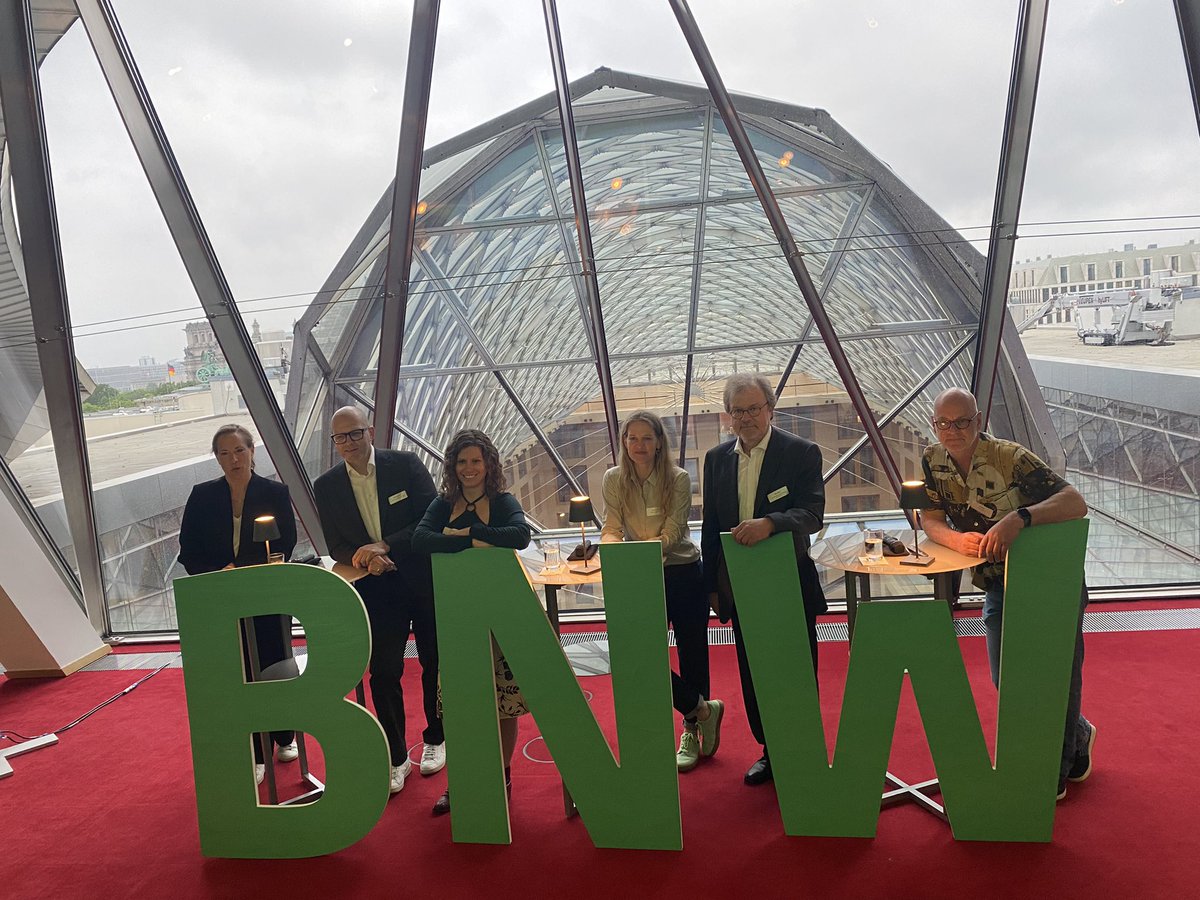 Der #BNW-Vorstand ist bereit - für unseren Parlamentarischen Abend, wo wir heute zu 👉 gleichen Wettbewerbsbedingungen für #NachhaltigesWirtschaften diskutieren 🌱 #LobbyInGut