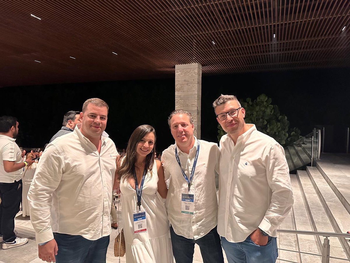 seattleav's tweet image. The SAS team members, along with industry professionals, attended the Caribbean White Night hosted by the ALTA - Latin American &amp;amp; Caribbean Air Transport Association @ALTA_aero in Cancun. #SAS #aviationnetwork #supplychain #aircraftparts #distribution #mro #airlines #altaccmamro