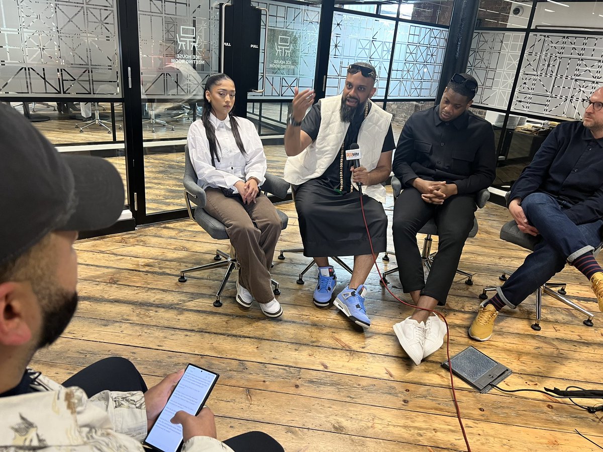 We’re at the a glitzy red carpet event this afternoon interviewing <a href="/GuzKhanOfficial/">Guz Khan 🥶</a> <a href="/Duaa_A_Karim/">Dúaa Karim</a> <a href="/dontjealousme/">Dont Jealous Me</a> for the return of BBC’s season 4 of Man Like Mobeen. 

#manlikemobeen