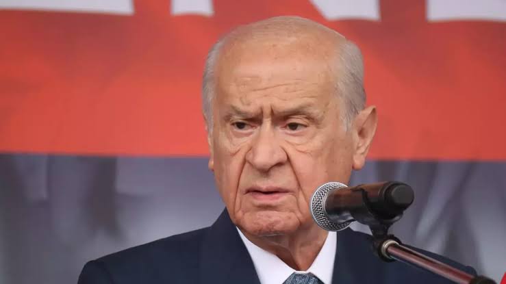 solcugazete's tweet photo. Devlet Bahçeli: 

"Hans, Sam Amerikan çocuğudur, Jesse James bir Amerikan kovboyudur." https://t.co/XWY6Aeo4s1