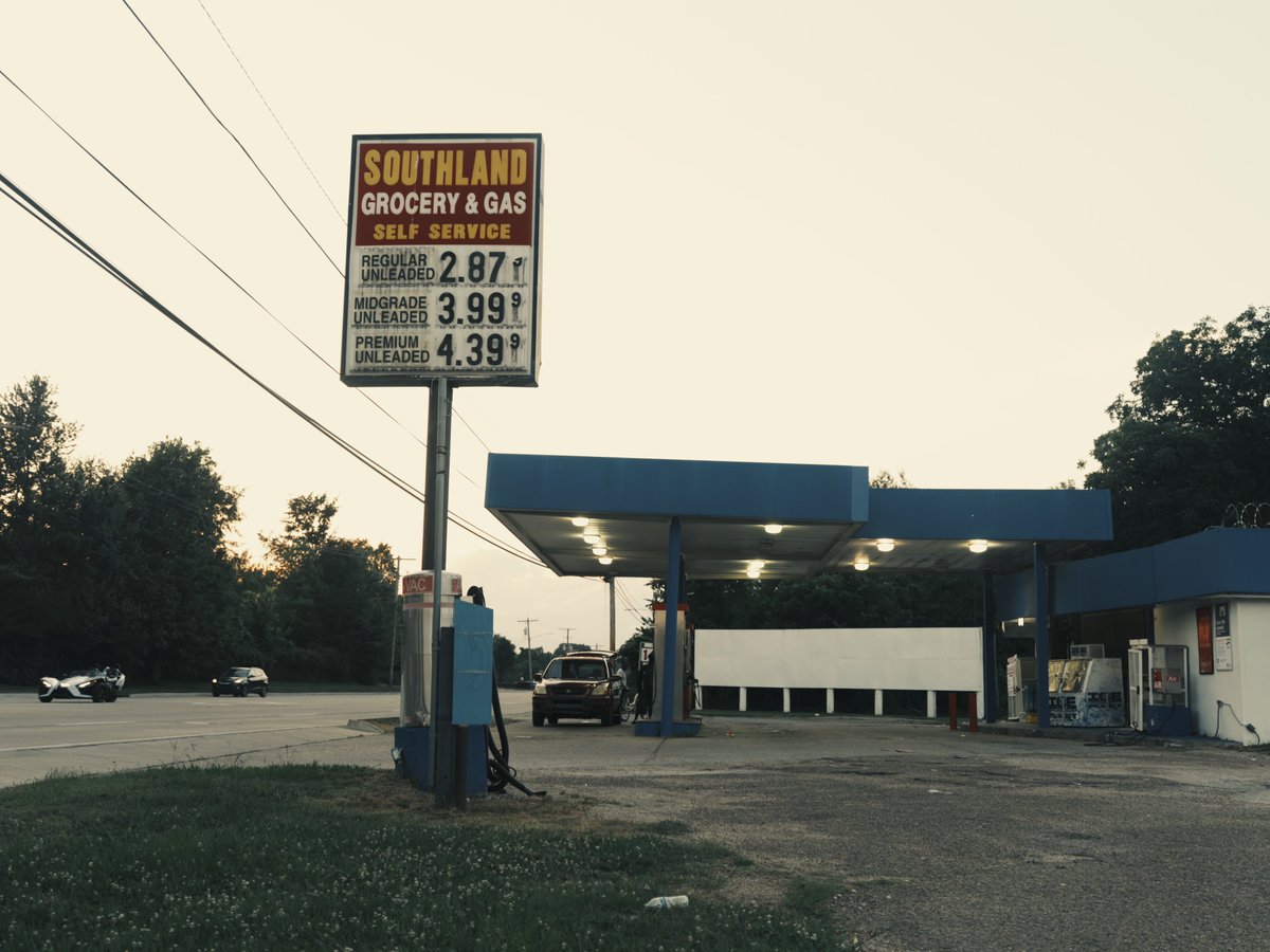 KailSovl's tweet photo. Southern Bodegas.

Photographed by me

Jackson Mississippi 2023 https://t.co/4D4qVMeL3Y
