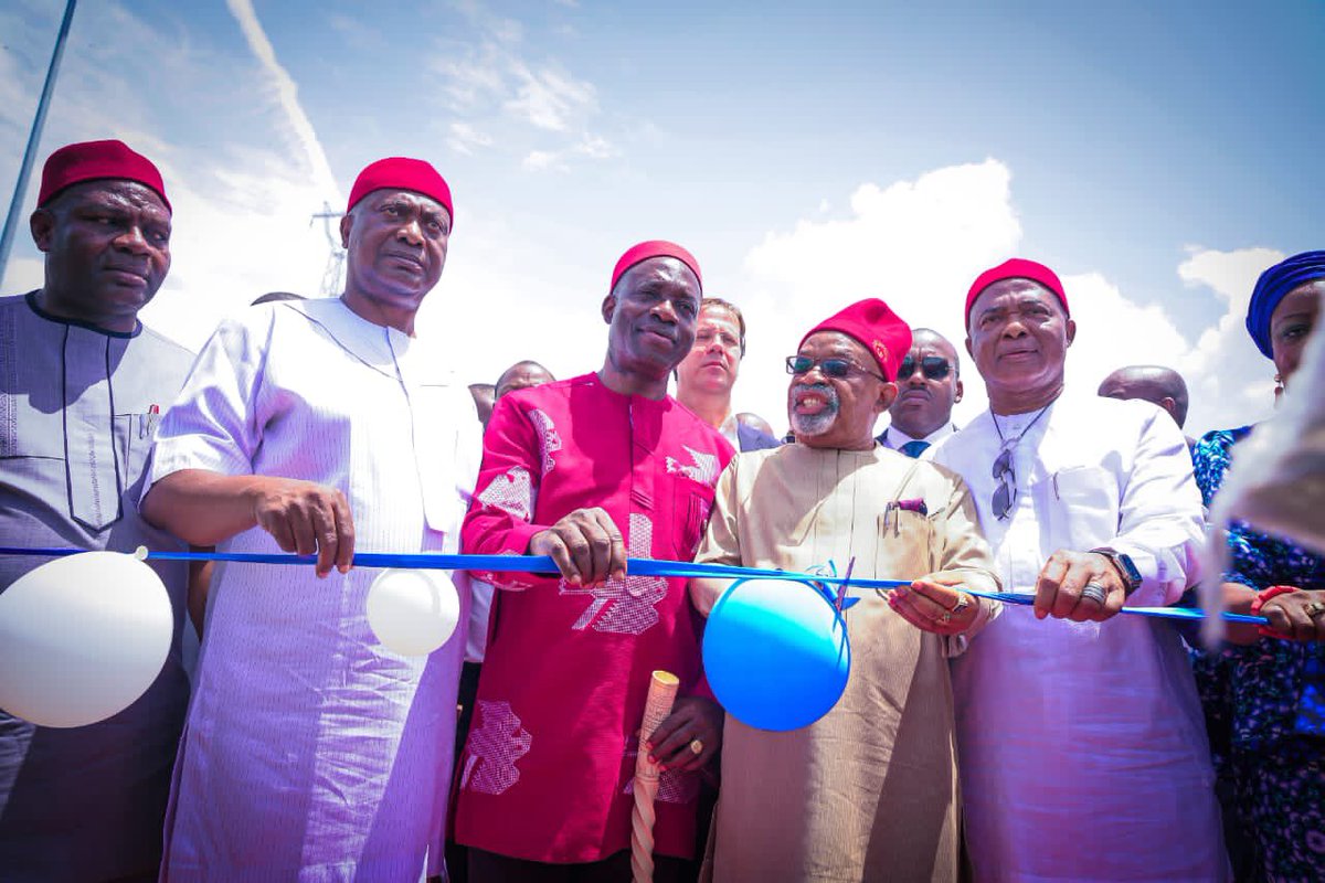 chibuzo_mikel's tweet photo. It's official, the #SecondNigerBridge started and completed by the Buhari administration has now been named the Muhammadu Buhari bridge by the South East Governors Forum.
If you don't like the name or you feel the bridge is short or the water is dirty, GO TO COURT. #PMBLegacy https://t.co/zbavfRpA5B