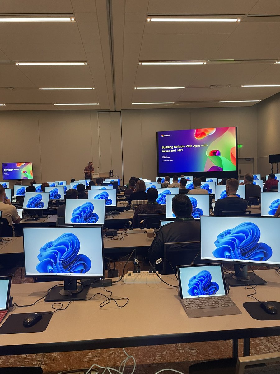 Elizabeth Barnitt tweet media