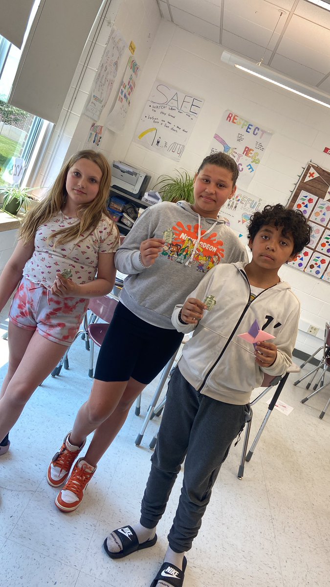 JoelleBird's tweet photo. We first read about the ancient art of origami then we attempted it! #origamiinWIN https://t.co/3ZuhRldawP