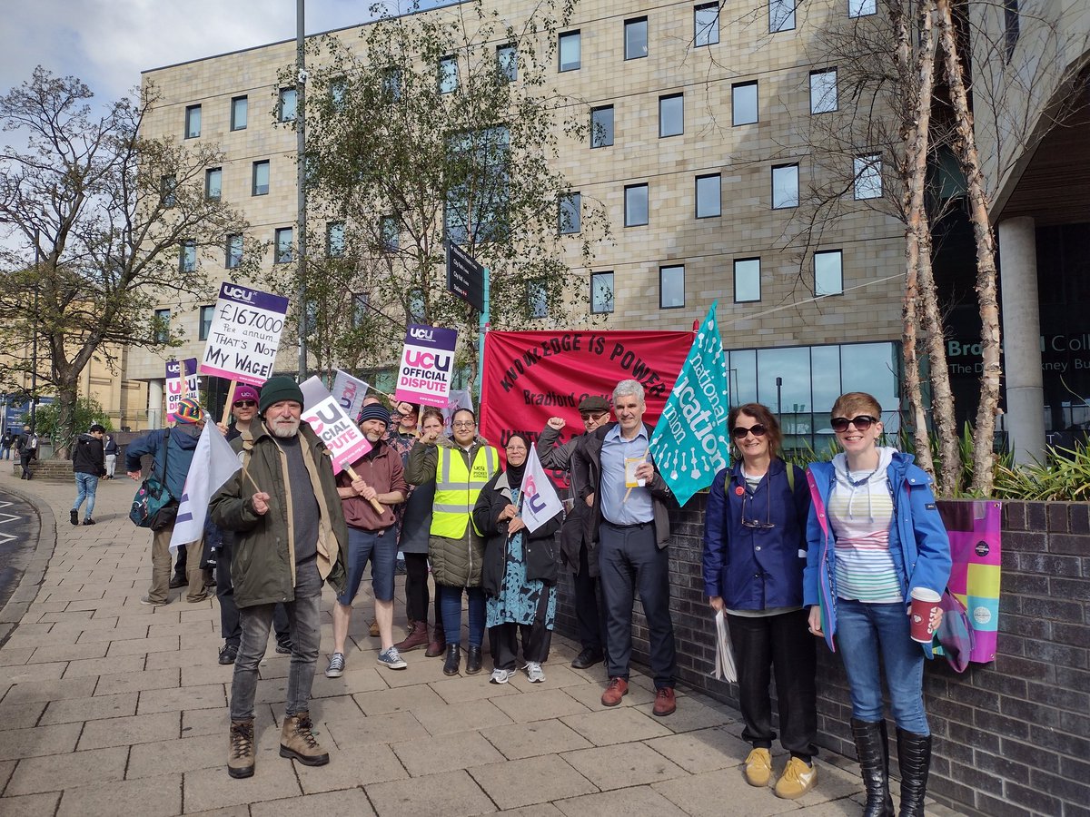 UCUBradfordColl's tweet photo. @NazShahBfd @JudithCummins @Imran_HussainMP Bradford College UCU are striking again 24th & 25th @BradfordCollege the students and community need a resolution. @ucu @DrJoGrady @janetfarrarUCU #respectFE #ucurising #fairpay #fairworkloads https://t.co/P4ZOIKoFgp