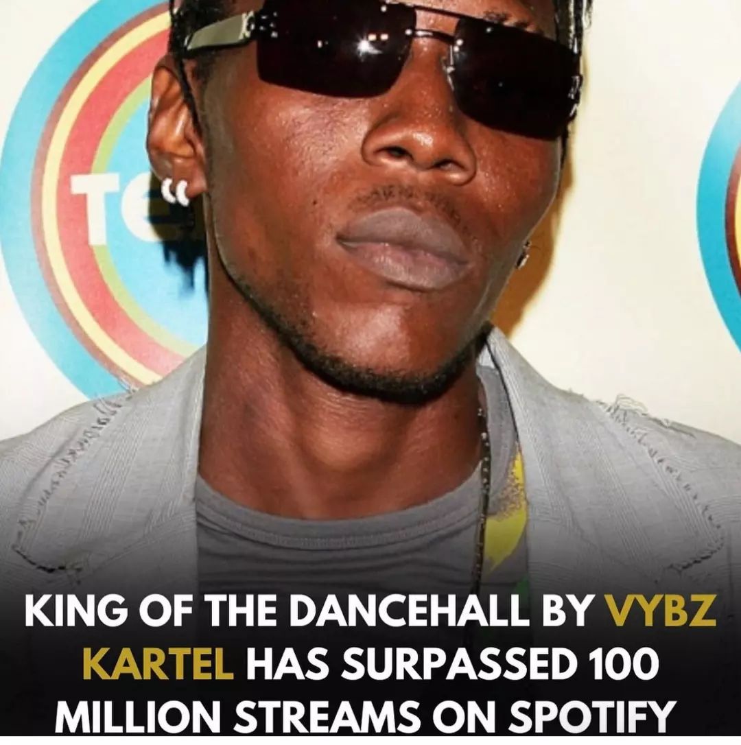 Vybz_Official's tweet photo. Any other King a mus drinKING, smoKING or baKING 😂🤣 https://t.co/F4j89nWW9m
