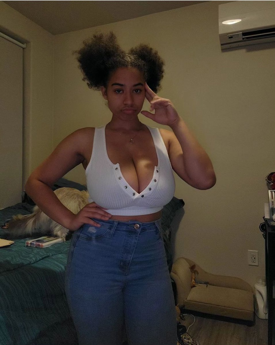PBcujv's tweet photo. @MissBNasty I sure hope this counts 
#tittytuesday #naturalbeauty https://t.co/tlk2nLzJPb