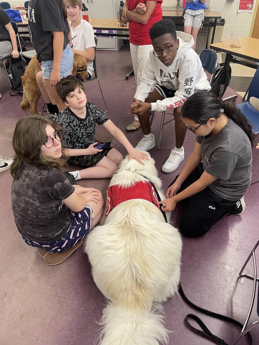 Thanks to <a href="/CoachCavotes/">Catherine Brinkman</a> &amp; healingheartscomfortdogs.org for our final comfort dog visit. The students loved meeting GusGus &amp; Goldie and their handlers Pamela &amp; Sandra. #OakPark97 #MentalHealthMatters