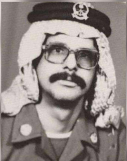 Hrws1374's tweet photo. الوكيل رقيب إبراهيم عبدالرحمن سليمان اليوسف. التحق بالحرس الوطني عام ١٣٩٩  في سلاح الصيانه والنقل بقاعده الامداد وتموي�� بالرياض فني كهرباء  .وانتقل إلى رحمة الله تعالى عام١٤٣٧ https://t.co/tcgWqBe0Jy