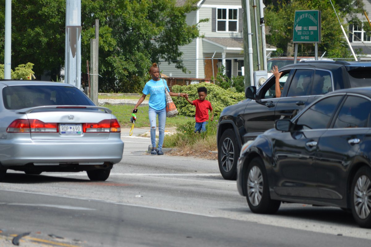 lowcountrycycle's tweet photo. RT @CharlestonMoves "🌟TONIGHT, 5/23!🌟
Register: https://t.co/oFRWPS9ADr
Looking forward to tonight's webinar w/ national + local experts to talk social determinants of health + quality of life issues, as they relate to transportation equity. If you … https://t.co/TsG784ygks"