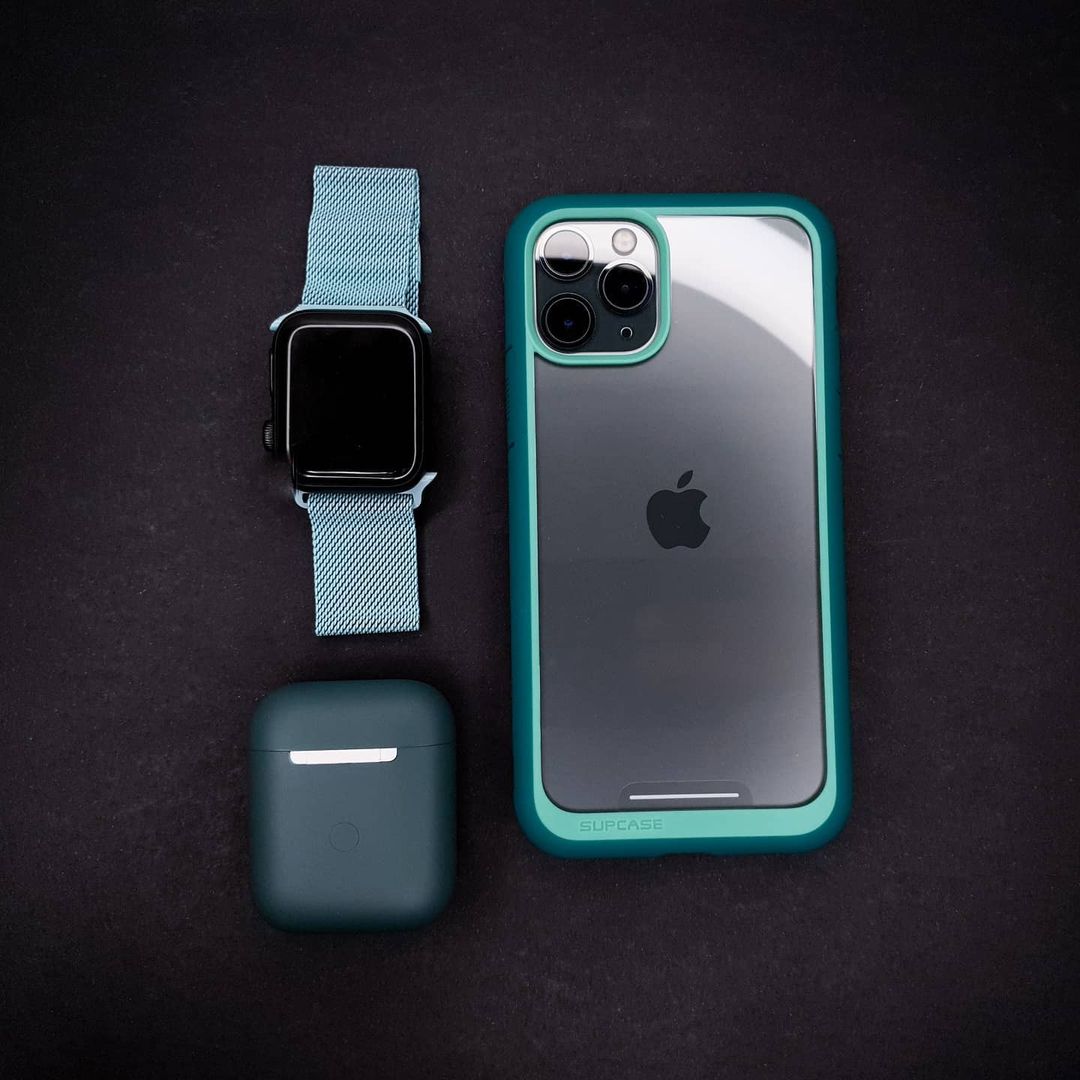 supcase_atl's tweet photo. Who wore it better? #iphone #ubstyle
📸 https://t.co/tV4jmWuJmY https://t.co/158ZhRi8rg