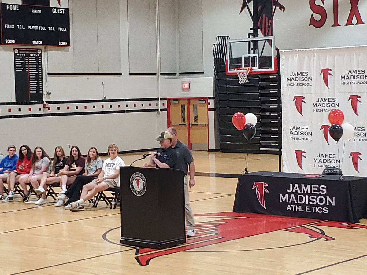 coachpudge8's tweet image. Fun morning celebrating our Senior Athletes who committed over the winter/spring. Congrats to our very own Ryan Halloran who is committed to play at Chatham University in the fall. Ryan is an outfielder and one heck of a leader!!
#MADISONBASEBALL