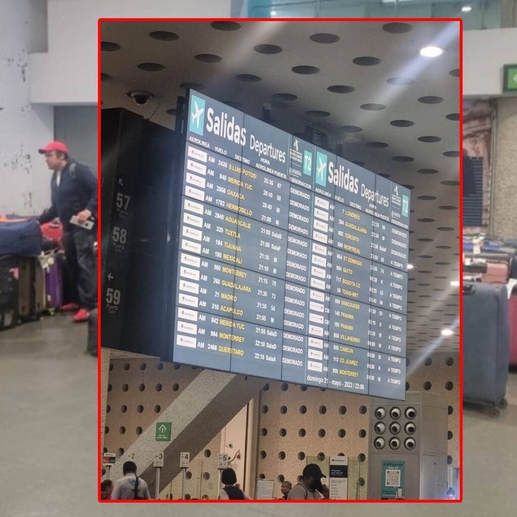 ElSegundero's tweet photo. Pasajeros denuncian que Aeroméxico revolvió sus maletas y no cubre hospedaje ni alimentos tras retraso de vuelos https://t.co/ShJP4P4l5x