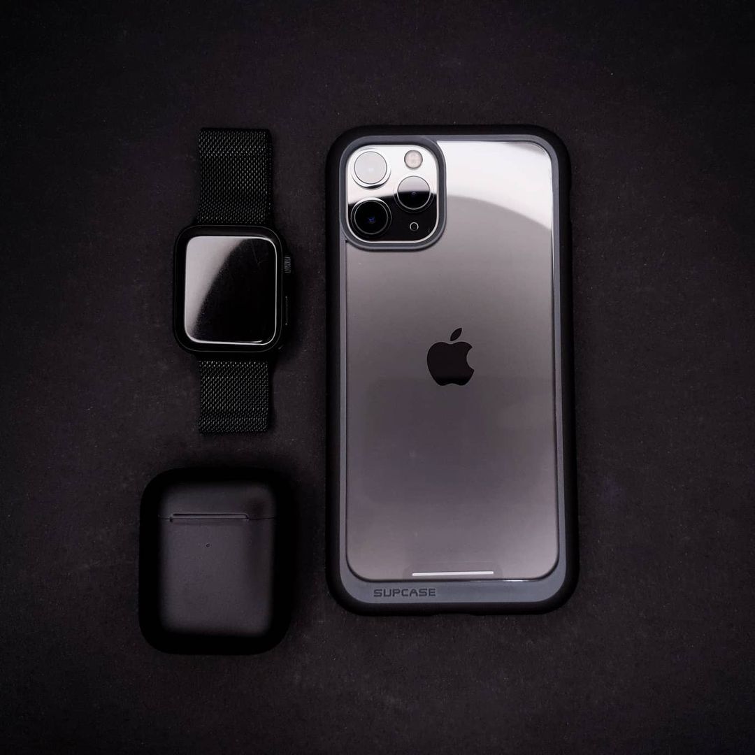 supcase_atl's tweet photo. Who wore it better? #iphone #ubstyle
📸 https://t.co/tV4jmWuJmY https://t.co/158ZhRi8rg