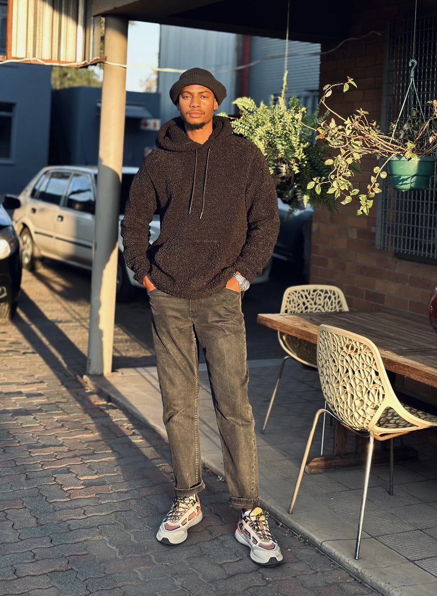 Thulani Mathebula 👁👑 on Twitter "Height 1.98 m = 6.50 Feet What’s