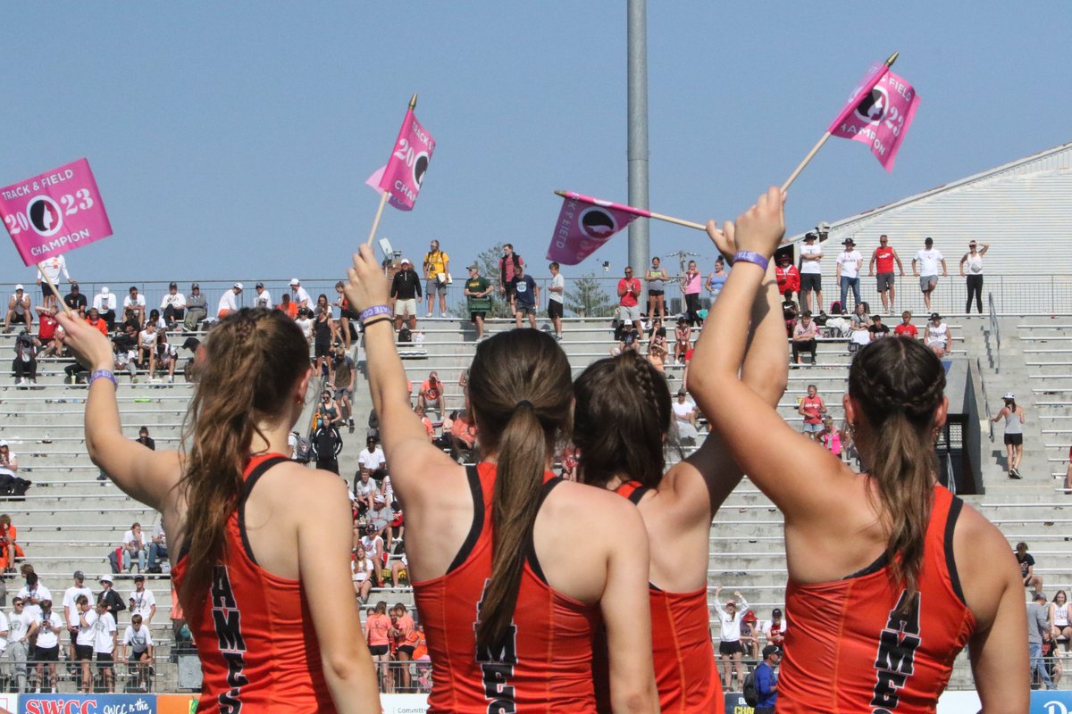 AMESTrack's tweet photo. 2023 State Meet Recap
Girls 4x400m Relay
🥇 3:49.49
Cameron Moon- Saylor Horras- Ellie Lynch- Ali Frandsen
🧡A new school record
🖤 2nd fastest time ever in Iowa history
#leavingalegacy https://t.co/enYZJqBOdc