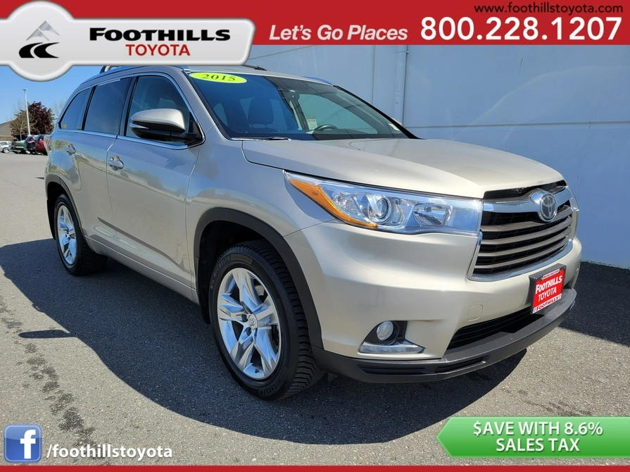 FoothillsToyota's tweet photo. Kick off summer in this fantastic pre-owned 2015 Toyota Highlander! Get behind the wheel today: https://t.co/cAzJDOSY14 https://t.co/LS3JRcFd6v