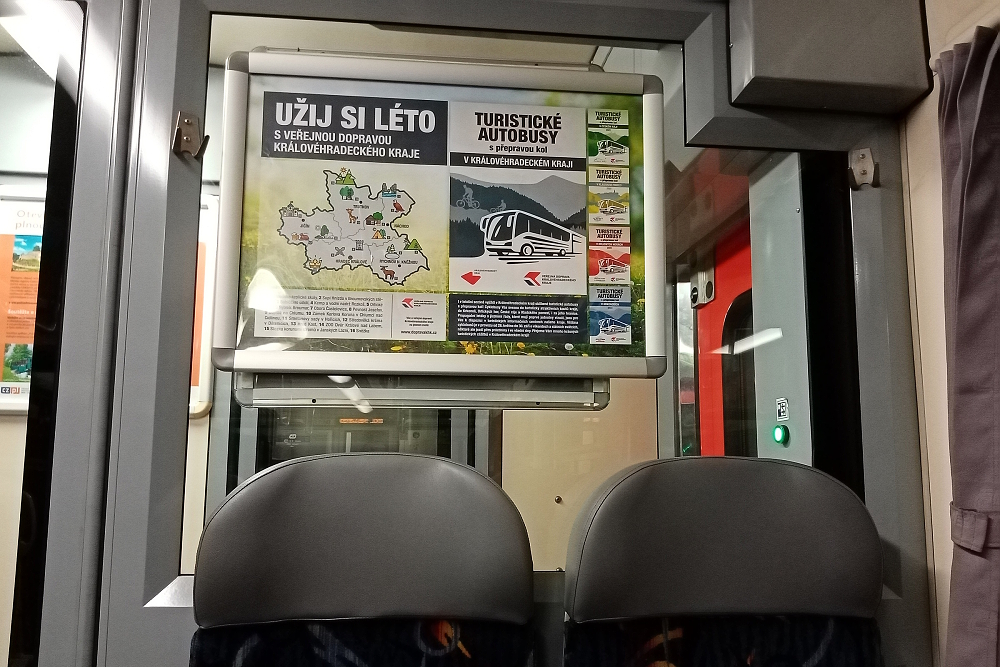 #KrkonosskeCyklobusy vyjedou už v sobotu 27. května! Jsou tu pro cyklisty i pěšáky, stejně jako vlaky, které vás dovezou až do Svobody nad Úpou, Vrchlabí, Jablonce nad Jizerou (o víkendu i do Rokytnice) a do Harrachova! krkonose.eu/krkonosske-cyk… 💚🚲🚌🚈
Foto Jakub Kašpar