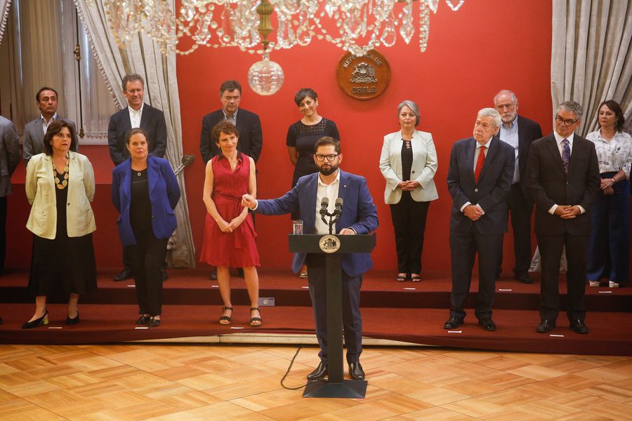 📰📺📻 Los ministros del presidente Boric desplegados en los medios:

<a href="/totiorellanag/">Antonia Orellana (ella/she)</a> en radios hablando de #LeyPensionesDeAlimentos 

<a href="/Carolina_Toha/">Carolina Tohá</a> en la tele abordando #CalleSinViolencia

<a href="/alvaroelizalde/">Alvaro Elizalde</a> por el #SueldoMinimo

<a href="/MarcelaHernando/">Marcela Hernando Pérez</a> en radio por #LitioPorChile