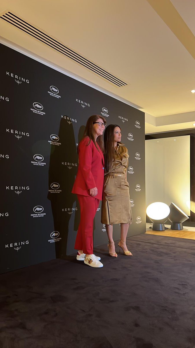 Madamefigaro's tweet photo. Bienvenue au talk Women In Motion de Kering, avec Eva Longoria et Stacy L. Smith #kering #WomenInMotion #EvaLongoria #StacyLSmith https://t.co/cjS4Idfb5r