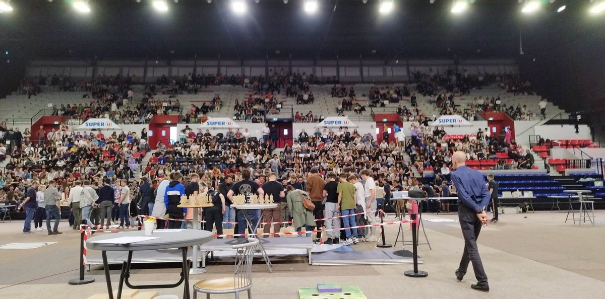 Une belle édition du Cybertech Comtois 🤖Finale des lycéens #cybertechcomtois
<a href="/acbesancon/">Académie de Besançon</a> #Robots