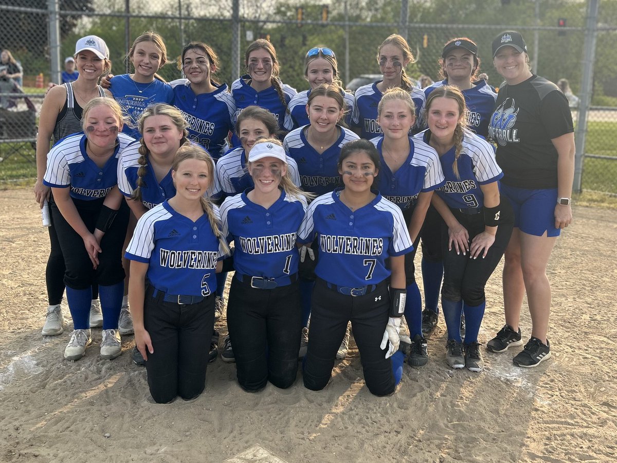 Congrats JV 📸 on finishing the season strong! On 5/18 they only lost by 1 run vs Mukwonago. But they won their last 2 games!
5/18, 10-0 vs Lakeside Lutheran 
5/22, 15-0 vs Martin Luther

Come cheer on Varsity for their 1st 2023 Regional game against Bay View: 5pm @ Waukesha West