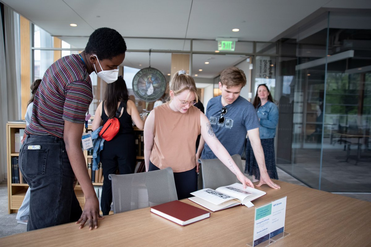 Smith College Libraries tweet media