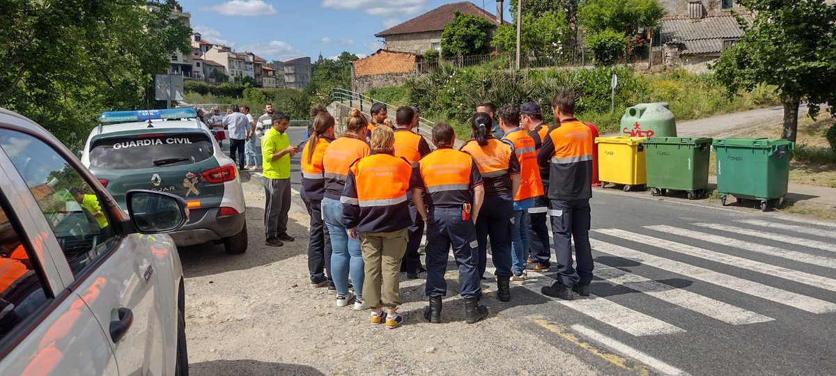 ⚠️ATOPADO DESAPARECIDO ARNOIA⚠️

Esta mañá efectivos do GES Emerxencias Ribadavia atopaban en augas  do Río Miño o corpo sen vida do futbolista do Atlético Arnoia David Mitogo que levaba desaparecido dendo o pasado día 11 de maio.