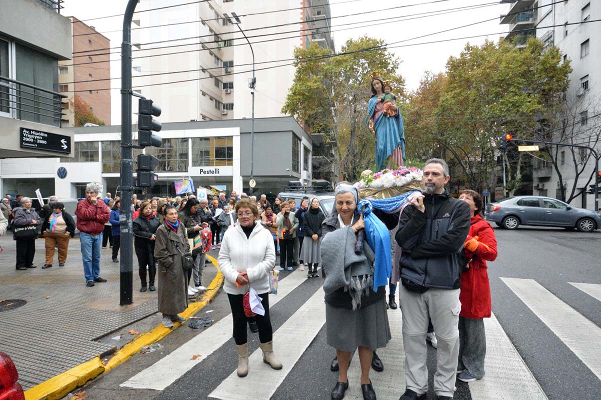 mgsle's tweet photo. RT Argentina - Pellegrinaggio della #FamigliaSalesiana alla Basilica di Maria Ausiliatrice di Buenos Aires
https://t.co/8q5iQWkV8H https://t.co/6NmgVhsSjh