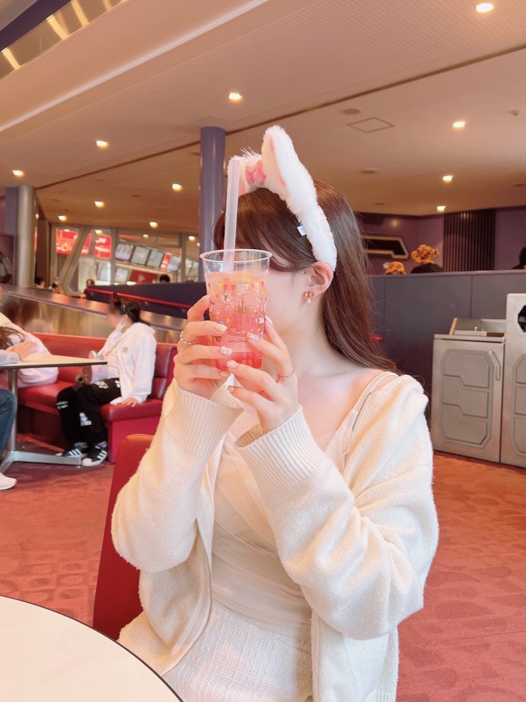 mn_____min's tweet image. Disneyland 40th 🥤🍔🥀🎀

#Disneyland 
#disneycode 
#日常垢