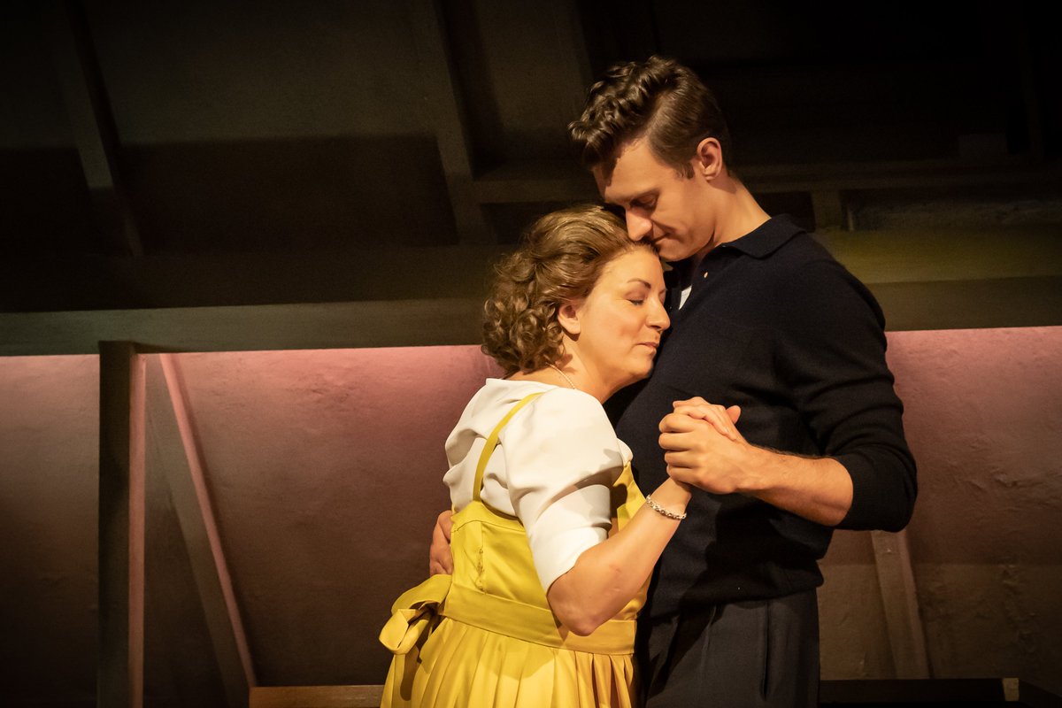 Leeds Playhouse tweet media