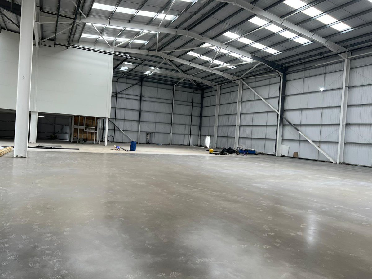 Check out the latest pictures from one of our projects which includes some impressive features: 

✅RCR Flooring Products Alpha Joint 
✅Gas membrane and protective fleece
✅Dramix 3D fibres added on-site 
✅Hatcrete dryshake fibre suppression topping and curing agent 

👏👏👏