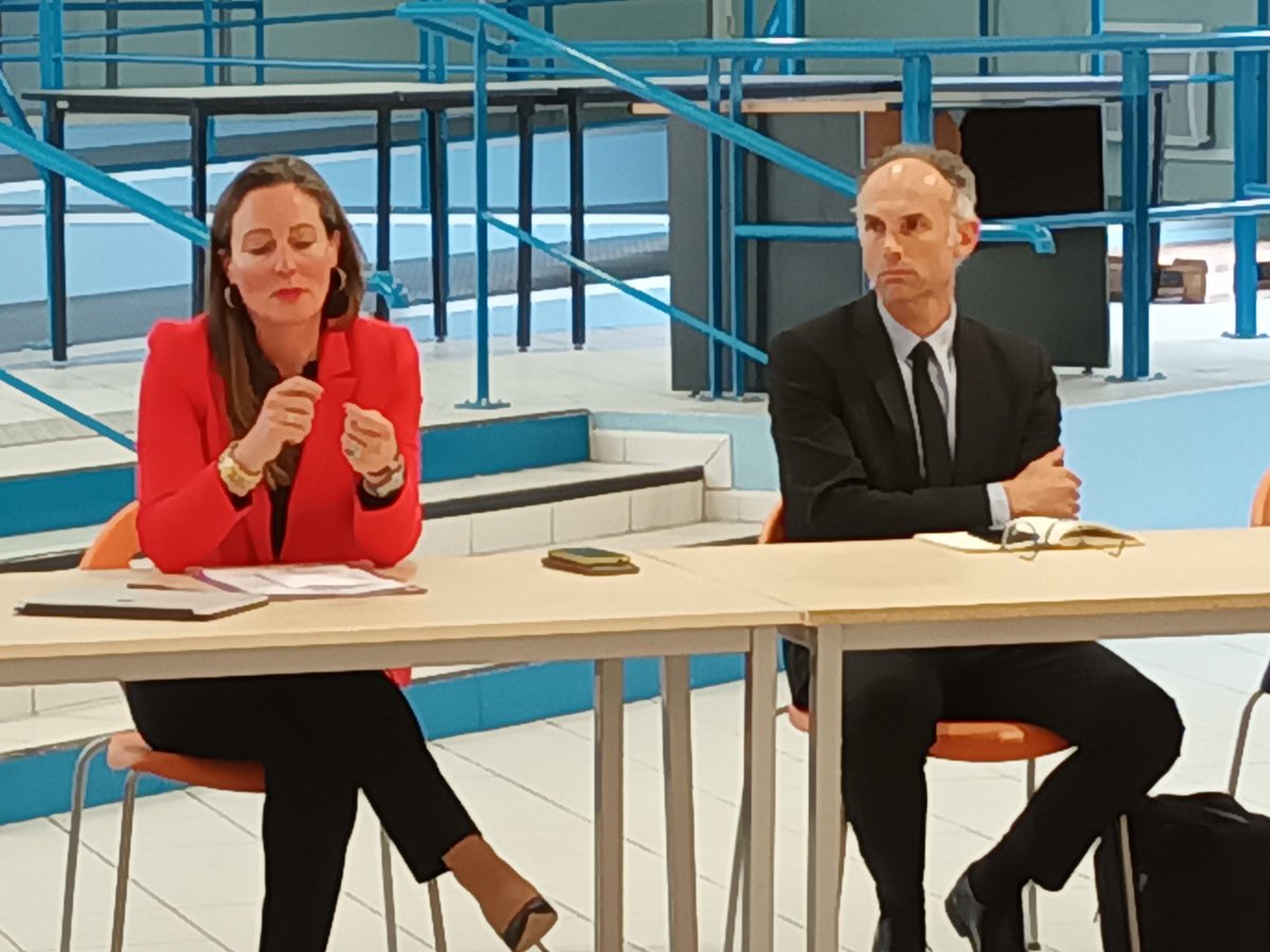 nicdurupt's tweet image. #session9 #cycleIH2EF
Au @futuroscope rencontre avec @BndicteRobert rectrice @acpoitiers sur #Poitierscapitale 
➡️ 👀 d'avenir
➡️ #synergie d'acteurs 
➡️ #dynamique de territoire
🟰 #former #compétences #metier d'#avenir
#CMQ➕️#TNE➕️#e2school➕️#dem'UP