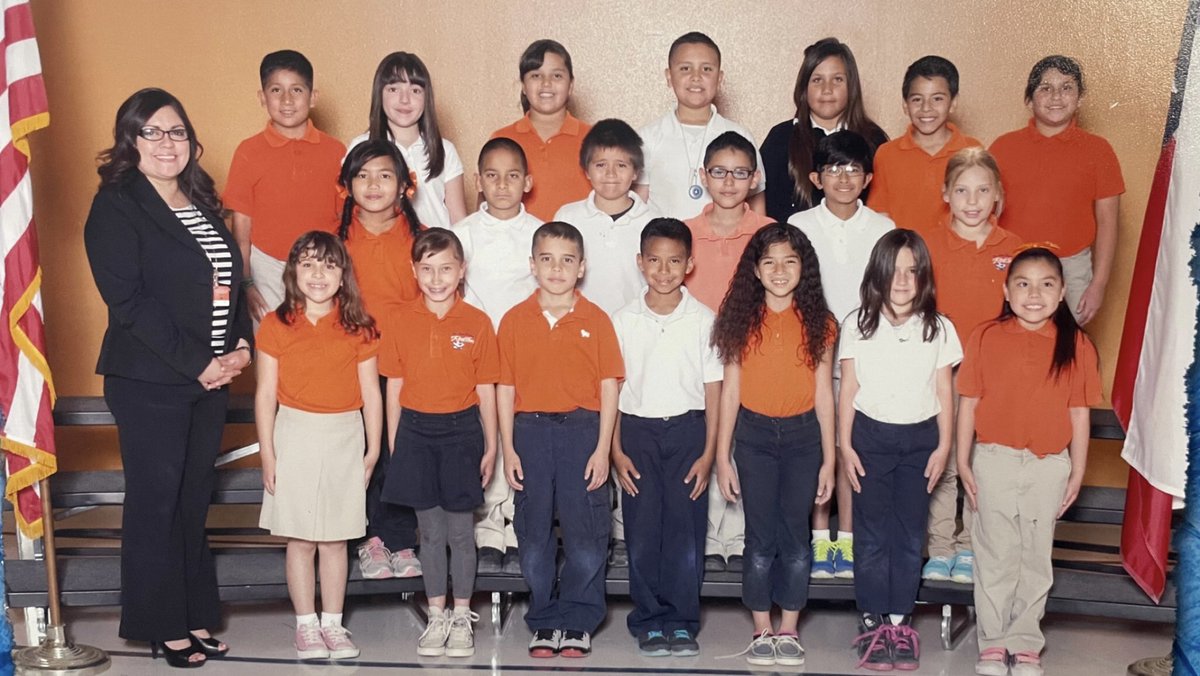 I loved seeing my former 3rd graders and oral reader! These senior walks are so special. I loved catching up with them and hearing their future plans! What a blessing to know I had a small part of their educational path!Best wishes to them and the rest of the class of 2023! 
💜🧡