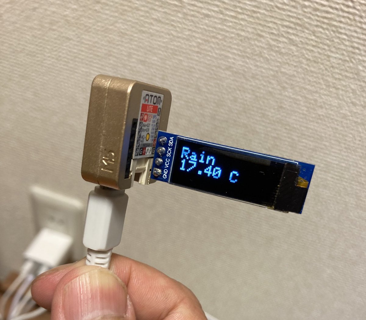 robotakao's tweet image. 雨の日はRainになることを確認
#M5Atom #OLED #SSD1306