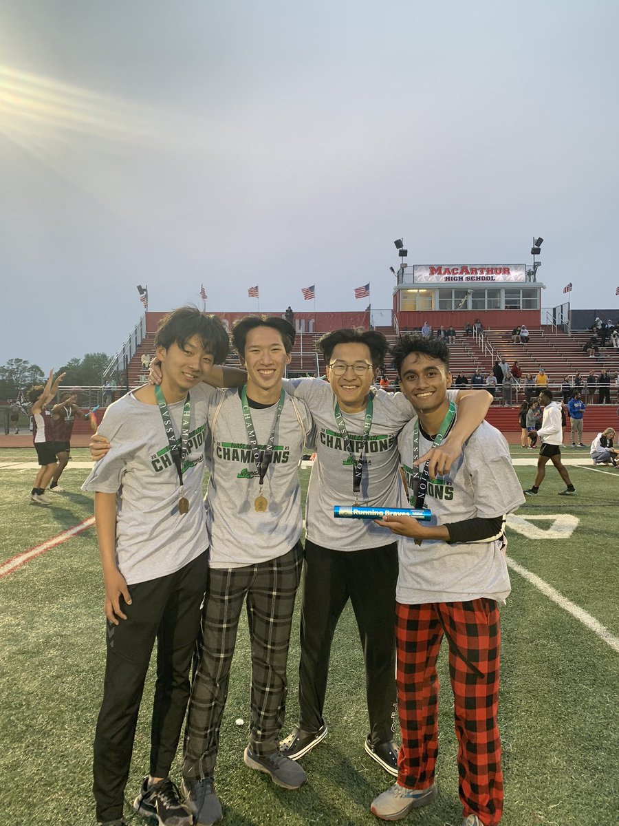 CoachCorette's tweet photo. 4x100 of Naveen, Lee, Furukawa, and Li continue their win streak with a 
1st Place finish at last nights Nassau County AAA Championships. Their time of 42.86 is a New School Record and places them 
NYS #5
#syossetbraves #4x100 #trackandfield https://t.co/9nMOKqrSR7