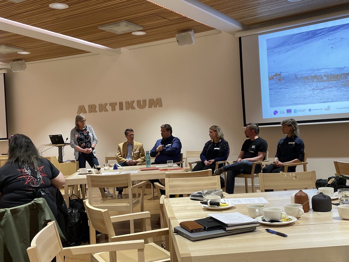 JaanaSorvali's tweet photo. #CLIMINI-paneelista poimittua: Välitä viljelijästä-konsepti tulisi ulottaa myös poronhoitajiin. Veikko Maijala ja Iida Melamies @LapinAMK, Leo Aikio @Saamelaiskaraja, Janne Mustonen Poikajärven plk, Sanna Hast @paliskunnat. @STuulentie @LukeFinland moderoi @Arctic_Centre https://t.co/AyDyDLHwkk