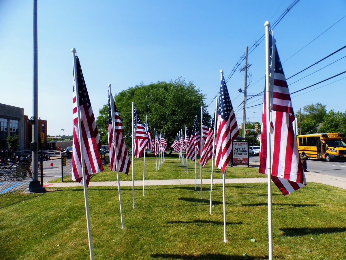 Mr. Moore tweet media