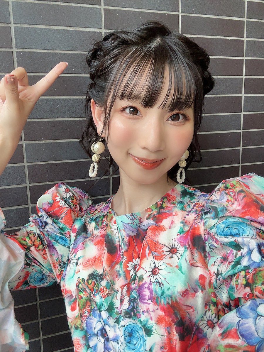 ヘアアレンジめっちゃ良くない？ロングに見えない！！ww