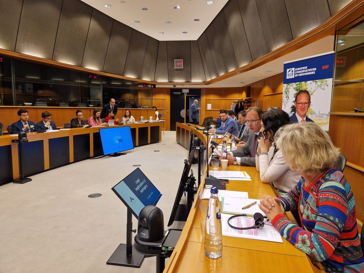 refnl's tweet photo. SGP Nieuws: RT @hjaruissen: Baby’s zijn geen handelswaar! We moeten commercieel draagmoederschap dus verbieden en niet uitbreiden.
Goede conferentie mogen leiden met @ECPM_official en @MiriamMLex. 
Relevant wegens het omstreden EU-voorstel over ouderscha… https://t.co/g3tNNyRAlE