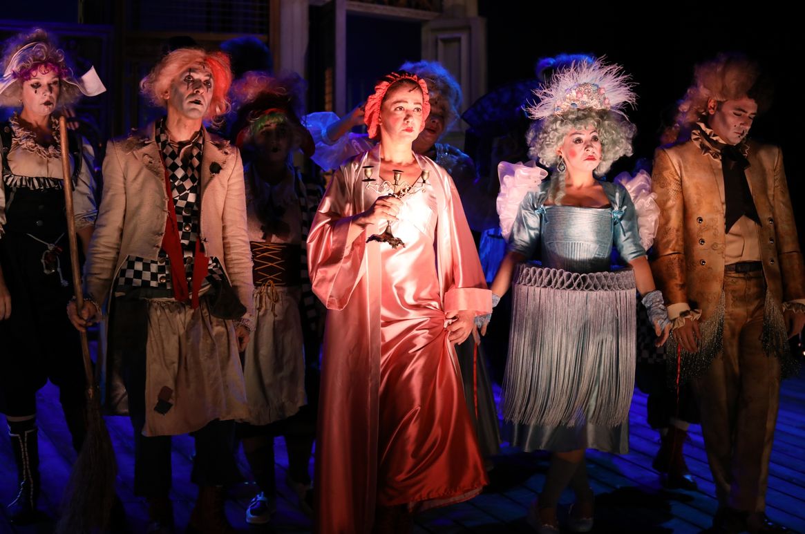 İstanbullular aynı gökyüzünün altında, birlikte düş görmeye hazırlanıyor🌙

@sehir_tiyatrosu'nun Molière’in doğumunun 400. yılı vesilesiyle usta isimlerle sahneye koyduğu “Tartuffe”, 9 ve 10 Haziran’da Harbiye Cemil Topuzlu Açıkhava Tiyatrosu’na çıkıyor!
t.ly/HC1l
