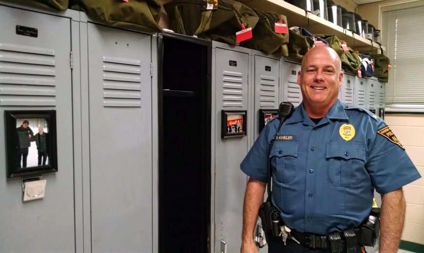 cops_real's tweet photo. #realcops #bigcops #cops https://t.co/VmKKG8fyvY