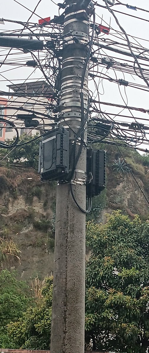 yascitag's tweet photo. @eerssaoficial @Geo35818244 No hay placa amarilla. Pero pueden venir a contactar..es subiendo a las peñas https://t.co/pVpIx3mCcR