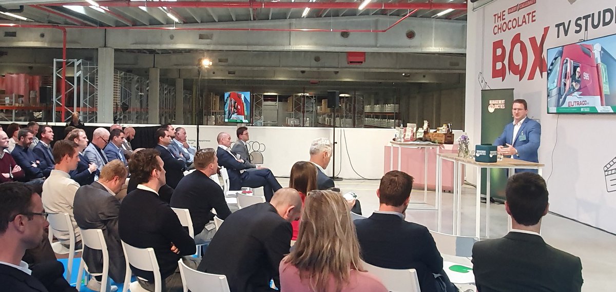 "Duurzaam betekent toekomstgericht. Dat gaat ook over het welzijn van personeel. Er is een kantje waanzin aan de projecten die we doen. Daar heb je wel je mensen bij nodig." <a href="/SergeGregoir/">serge gregoire</a> CEO #Eutraco #LogistiekeHotspots &amp; Warehousing 2023  <a href="/thechocolatebox/">The Chocolate Box</a> van <a href="/BarryCallebaut/">Barry Callebaut Group</a>