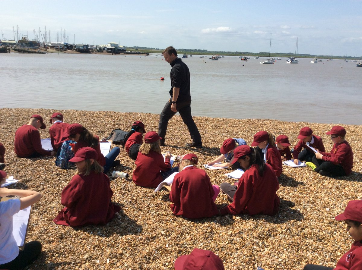 SandlingsP's tweet photo. Year 3 and 4  enjoyed their geography field visit - identifying features along the Deben https://t.co/YRy4ZlwAXI