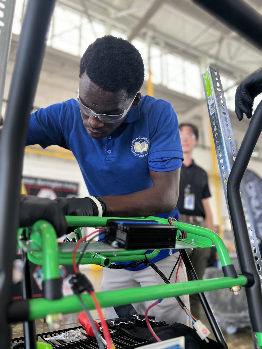 Barrington Irving tweet media